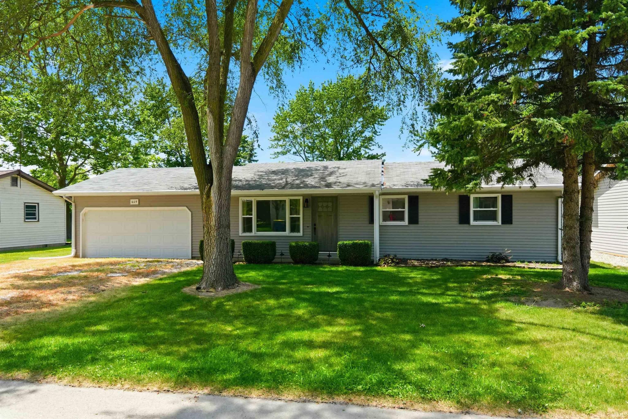609 Maxine Drive
